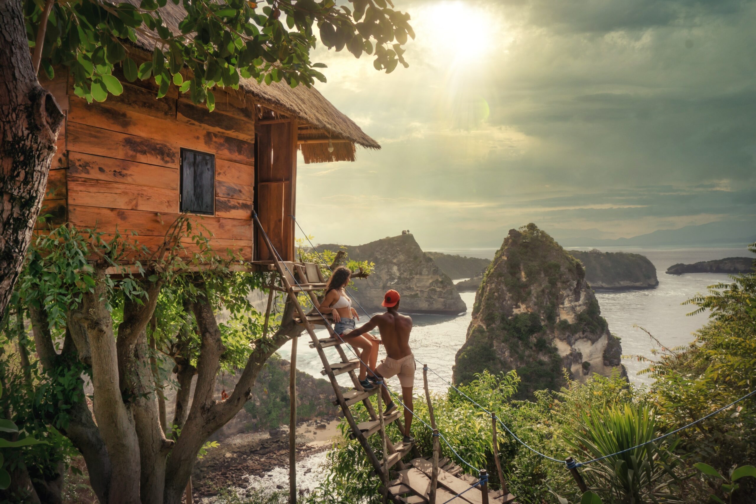 A treehouse in Nusa Penida, Bali, called "Rumah Pahon" sits on the edge of a cliff.